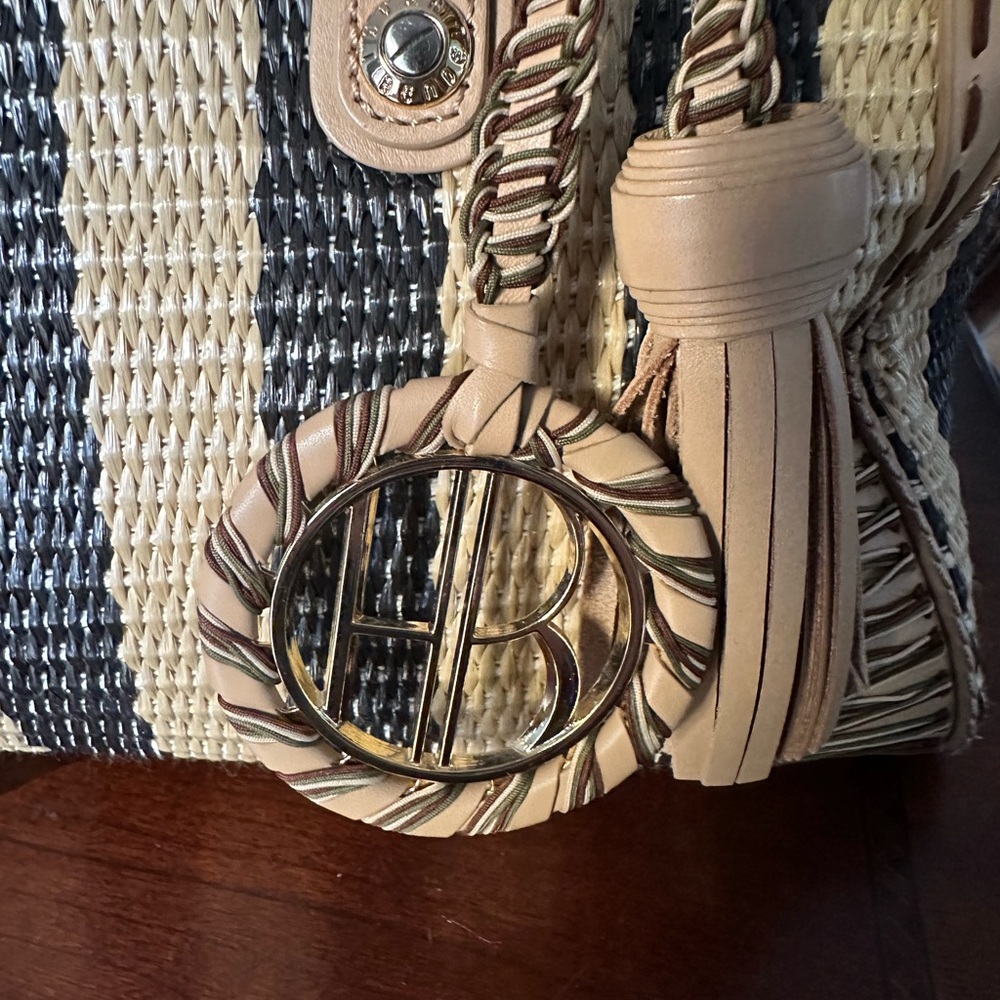 Henri Bendel Straw and Leather Barrel Shaped Satchel in Excellent Condition Firm - Picture 12 of 12